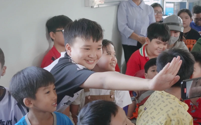 Đêm Hội Trăng Rằm – Trao Gửi Yêu Thương