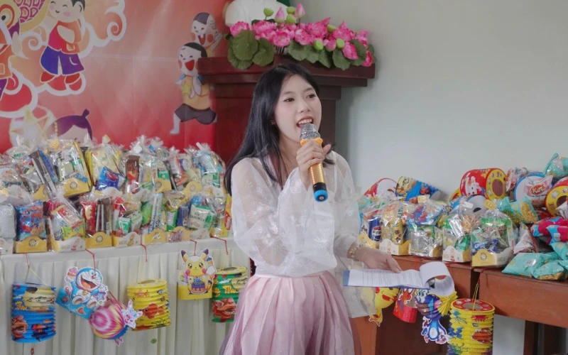 Đêm Hội Trăng Rằm – Trao Gửi Yêu Thương