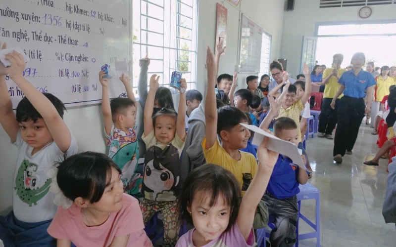 Đêm Hội Trăng Rằm – Trao Gửi Yêu Thương