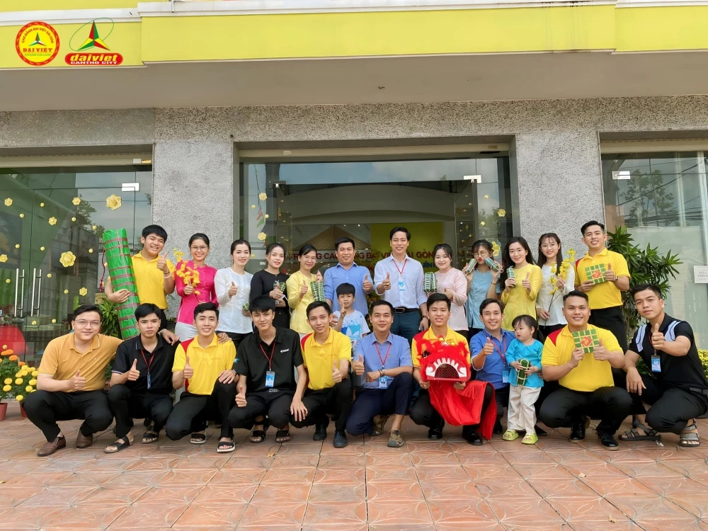 Gói Bánh Tét Mừng Xuân Cùng Đại Việt Cần Thơ