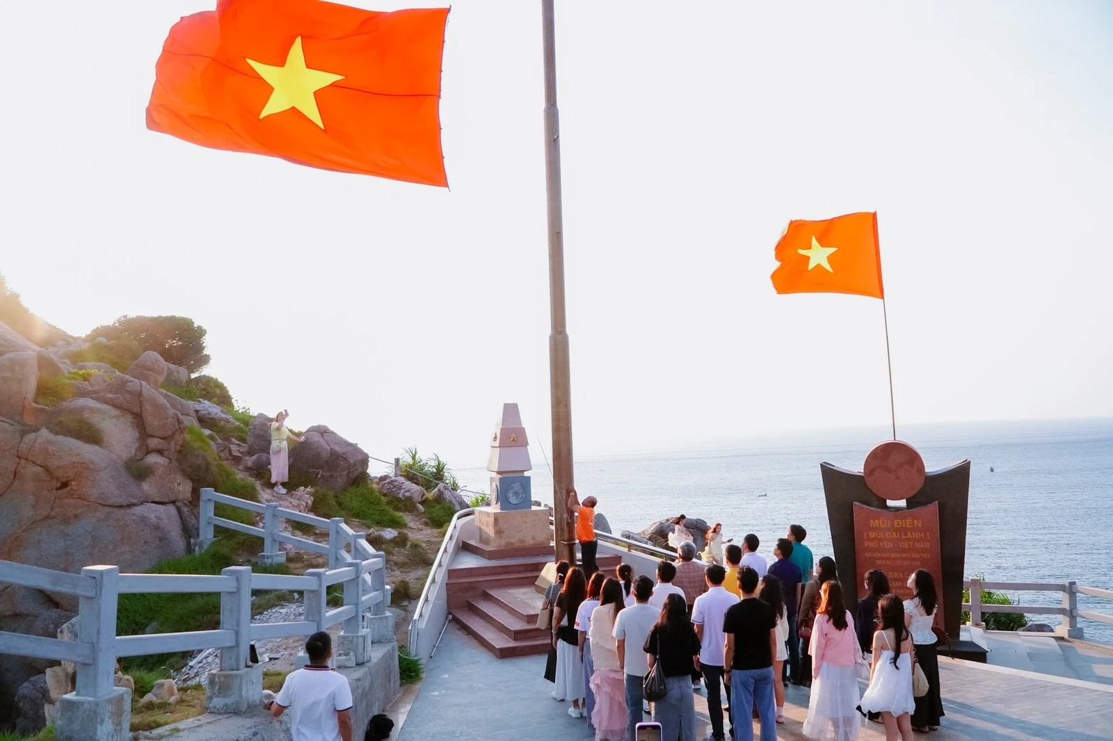 HÀNH TRÌNH VỀ NƠI ĐÓN ÁNH BÌNH MINH ĐẦU TIÊN - HỆ THỐNG GIÁO DỤC ĐẠI VIỆT TẠI PHÚ YÊN