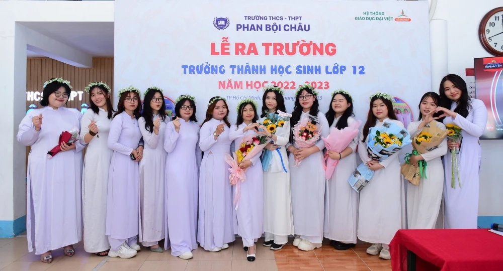 Học Sinh Xuất Sắc Ở Trường Tư Thục