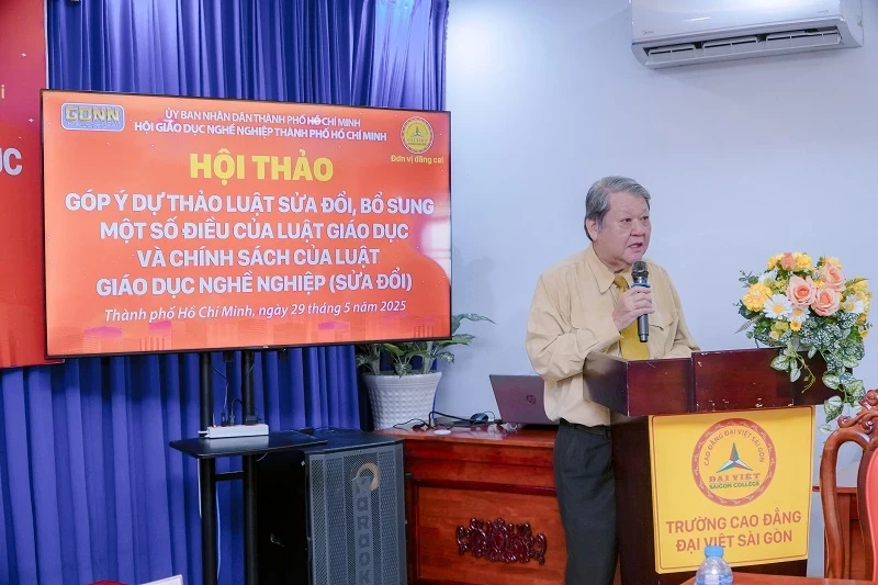 Ông Trần Anh Tuấn - Phó Chủ tịch Hội GDNN TP.HCM phát biểu khai mạc chương trình