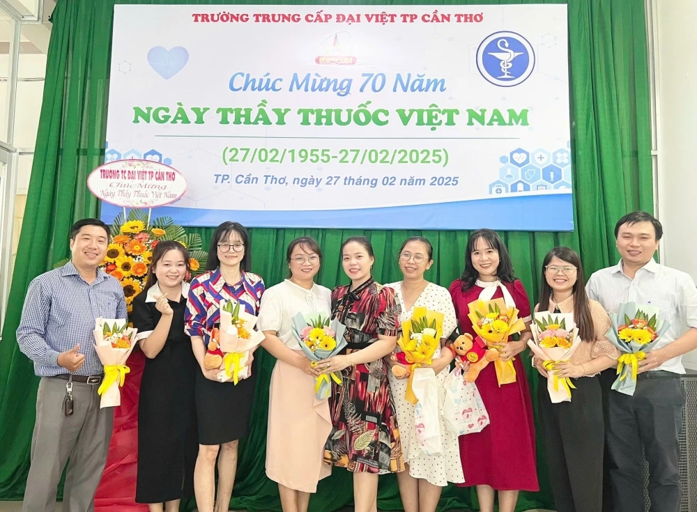 Họp Mặt Kỷ Niệm 70 Năm Ngày Thầy Thuốc Việt Nam