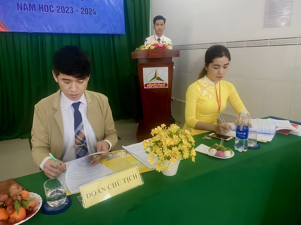 Họp Nghị Người Lao Động Trường Cao Đẳng Đại Việt Sài Gòn Cơ Sở Cần Thơ Năm Học 2023-2024