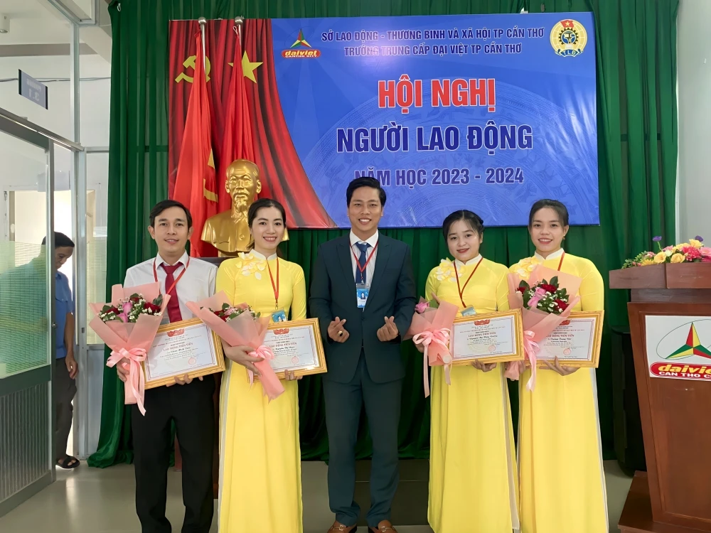 Họp Nghị Người Lao Động Trường Cao Đẳng Đại Việt Sài Gòn Cơ Sở Cần Thơ Năm Học 2023-2024