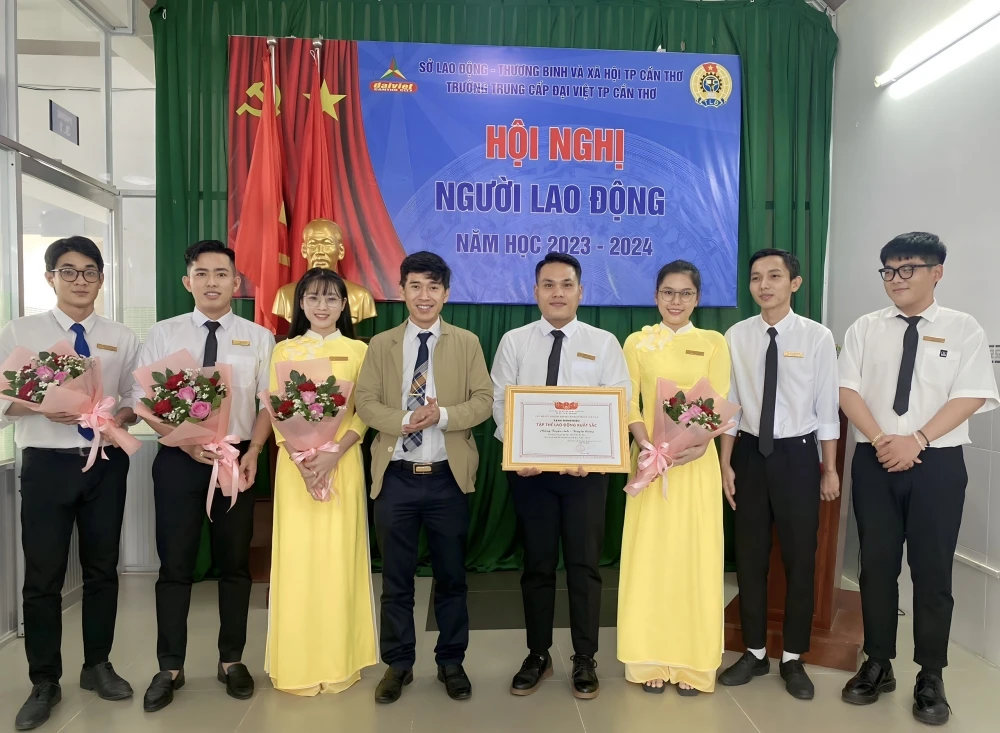 Họp Nghị Người Lao Động Trường Cao Đẳng Đại Việt Sài Gòn Cơ Sở Cần Thơ Năm Học 2023-2024