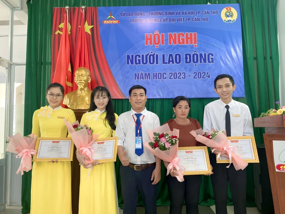 Họp Nghị Người Lao Động Trường Cao Đẳng Đại Việt Sài Gòn Cơ Sở Cần Thơ Năm Học 2023-2024