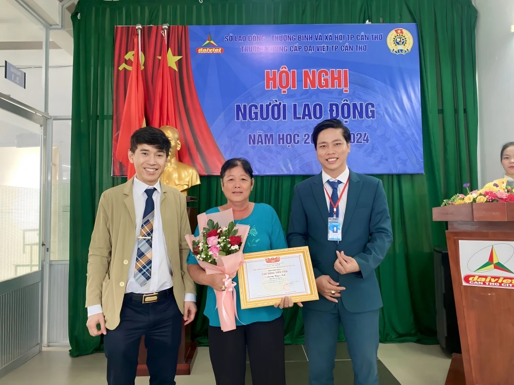 Họp Nghị Người Lao Động Trường Cao Đẳng Đại Việt Sài Gòn Cơ Sở Cần Thơ Năm Học 2023-2024