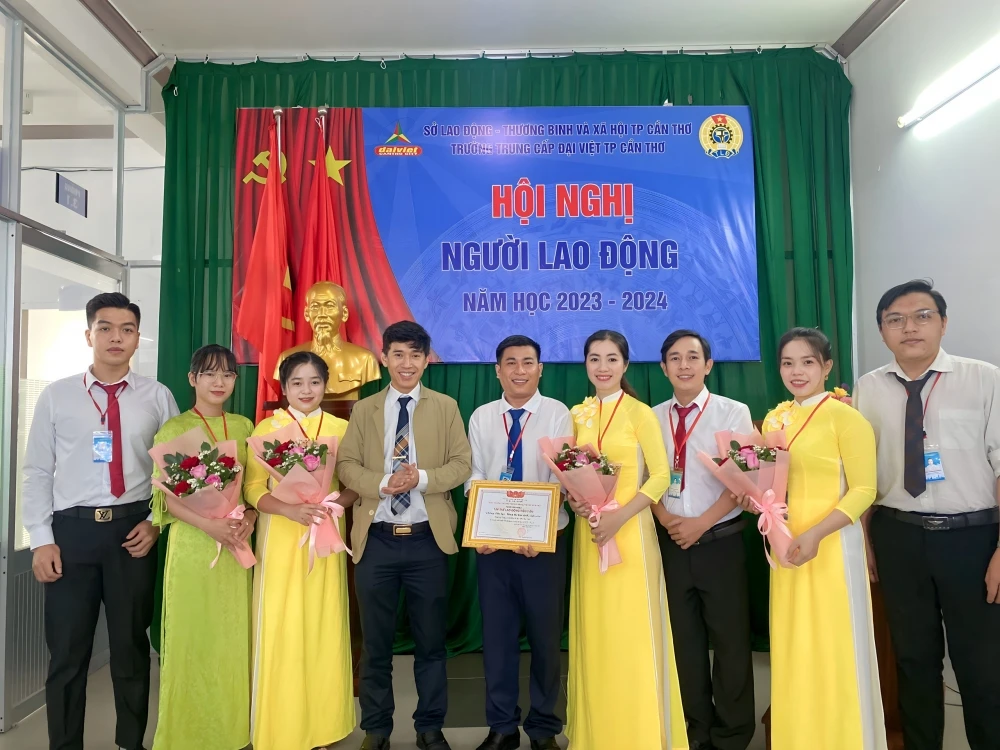 Họp Nghị Người Lao Động Trường Cao Đẳng Đại Việt Sài Gòn Cơ Sở Cần Thơ Năm Học 2023-2024
