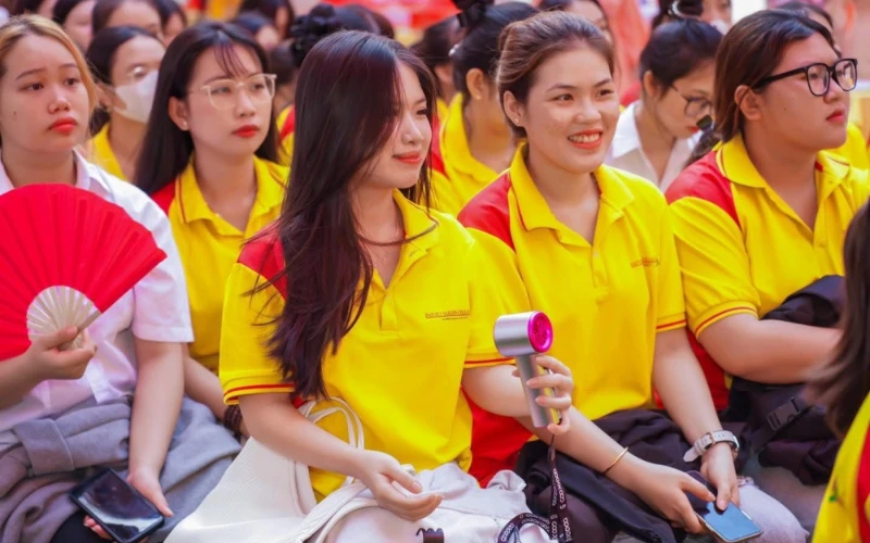 Khoảnh Khắc Tự Hào Của Tuổi Trẻ