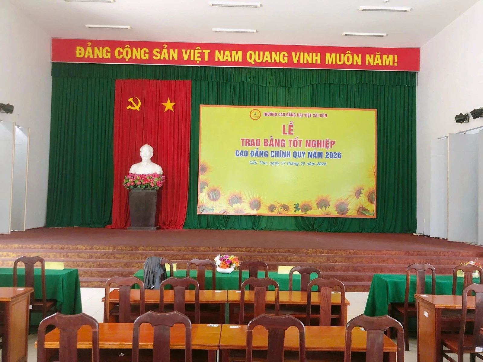 KHOẢNH KHẮC TỰ HÀO – LỄ TRAO BẰNG TỐT NGHIỆP NĂM 2026