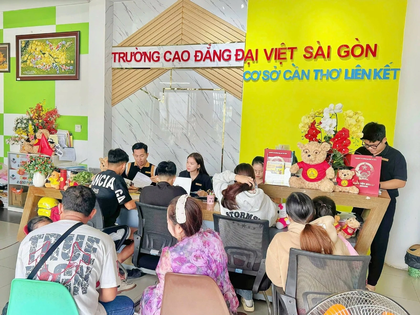 KHÔNG KHÍ NHẬP HỌC RỘN RÀNG TẠI ĐẠI VIỆT CẦN THƠ