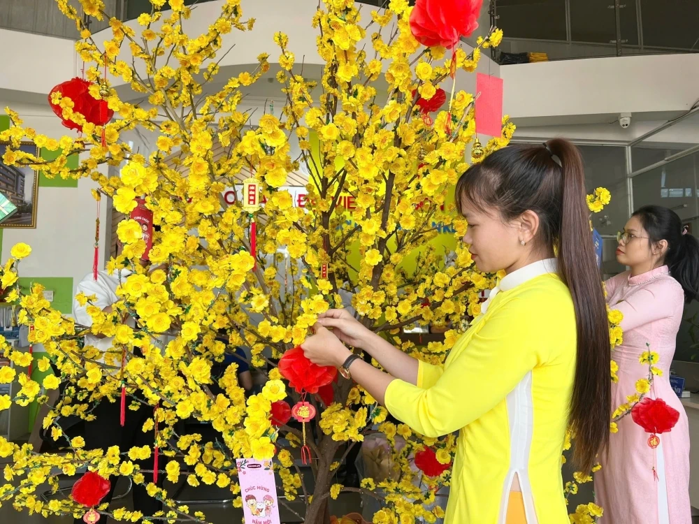 Không Khí Tết Rộn Ràng Tại Đại Việt Cần Thơ – Sắc Xuân Ngập Tràn Niềm Vui