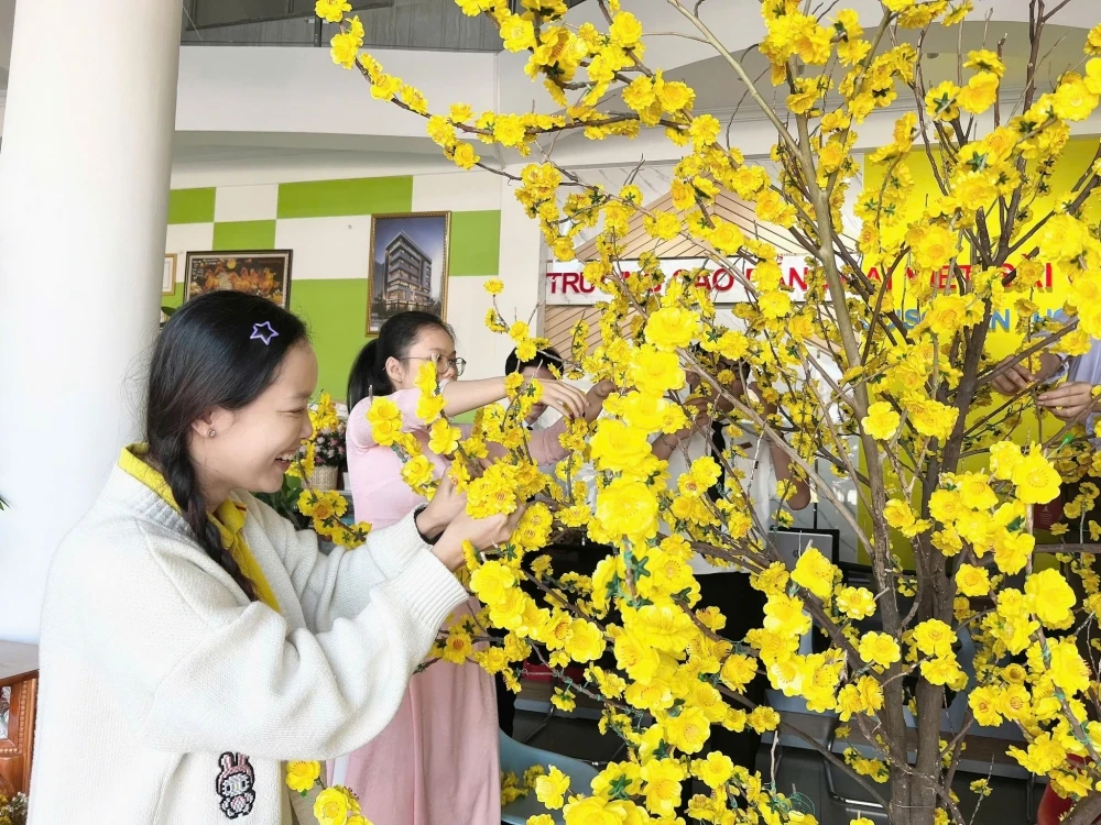 Không Khí Tết Rộn Ràng Tại Đại Việt Cần Thơ – Sắc Xuân Ngập Tràn Niềm Vui