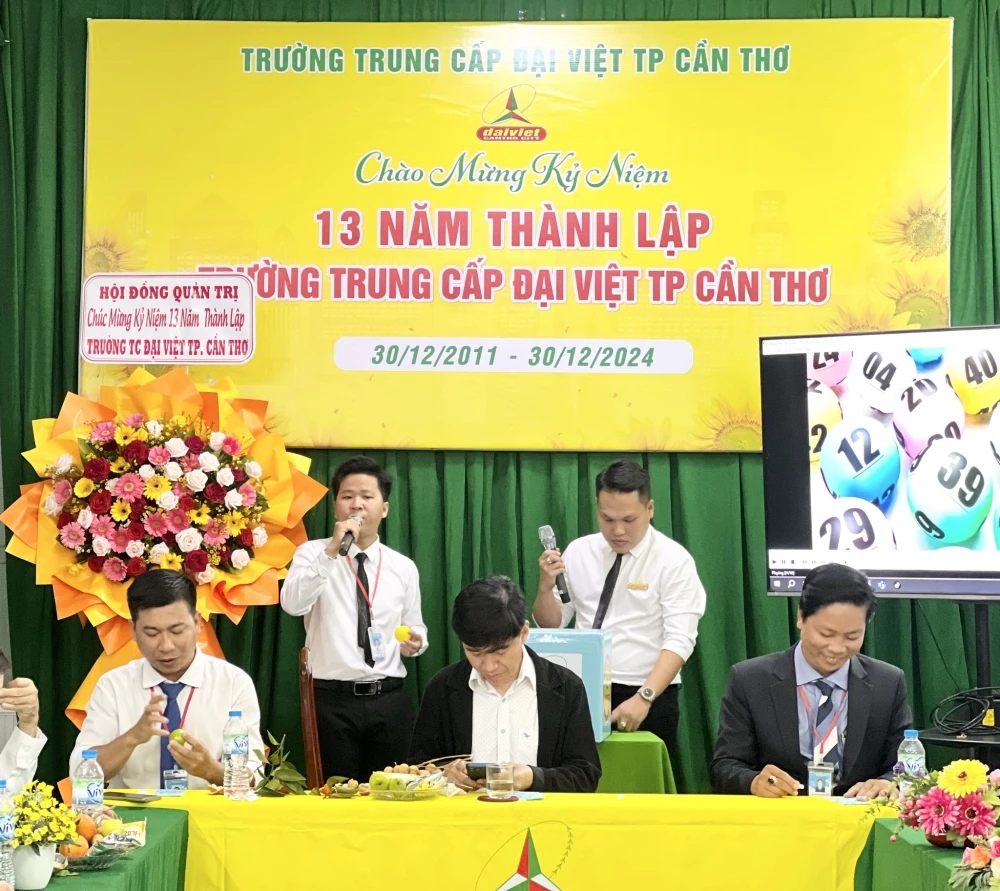 Kỷ niệm 13 năm thành lập Trường Cao Đẳng Đại Việt Sài Gòn Cơ Sở Cần Thơ