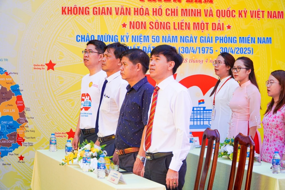 Lễ Bế Mạc Triển Lãm “Cờ Quốc Kỳ – Non Sông Liền Một Dải”