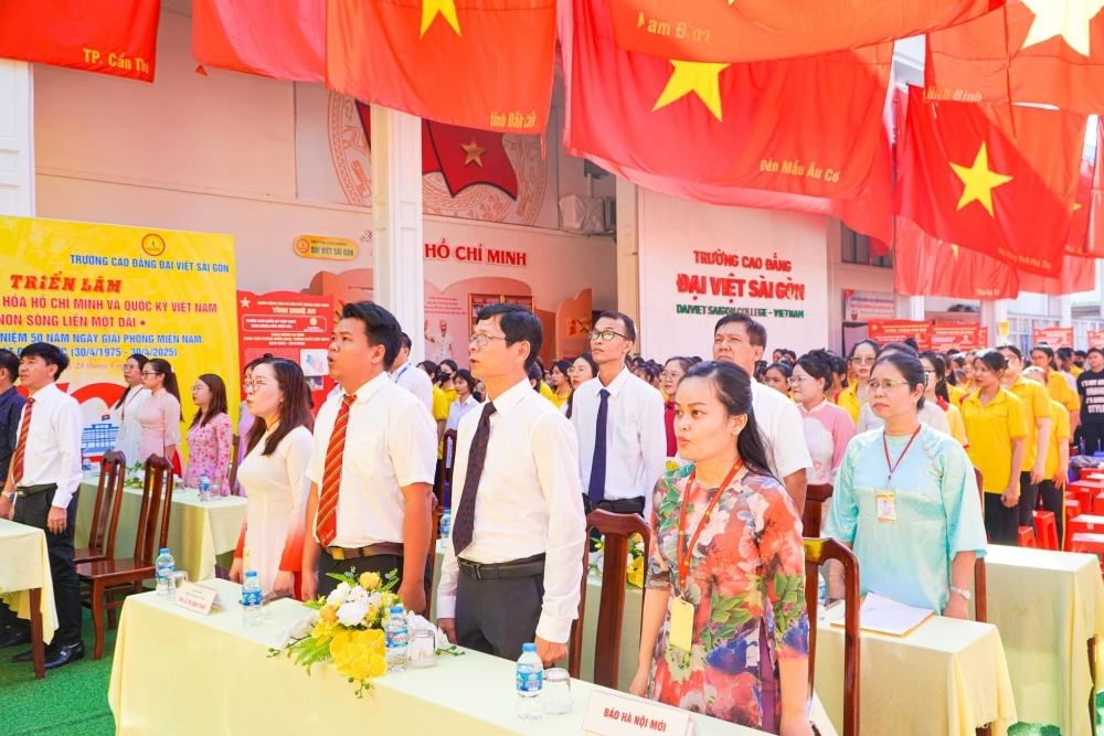 Lễ Bế Mạc Triển Lãm “Cờ Quốc Kỳ – Non Sông Liền Một Dải”