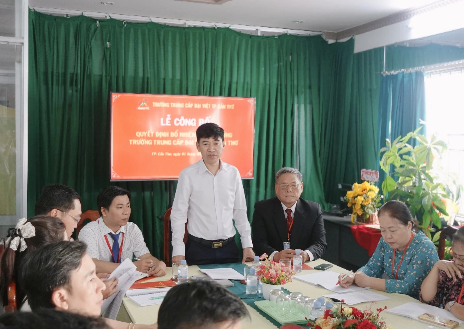 LỄ CÔNG BỐ QUYẾT ĐỊNH BỔ NHIỆM HIỆU TRƯỞNG TRƯỜNG TRUNG CẤP ĐẠI VIỆT TP. CẦN THƠ