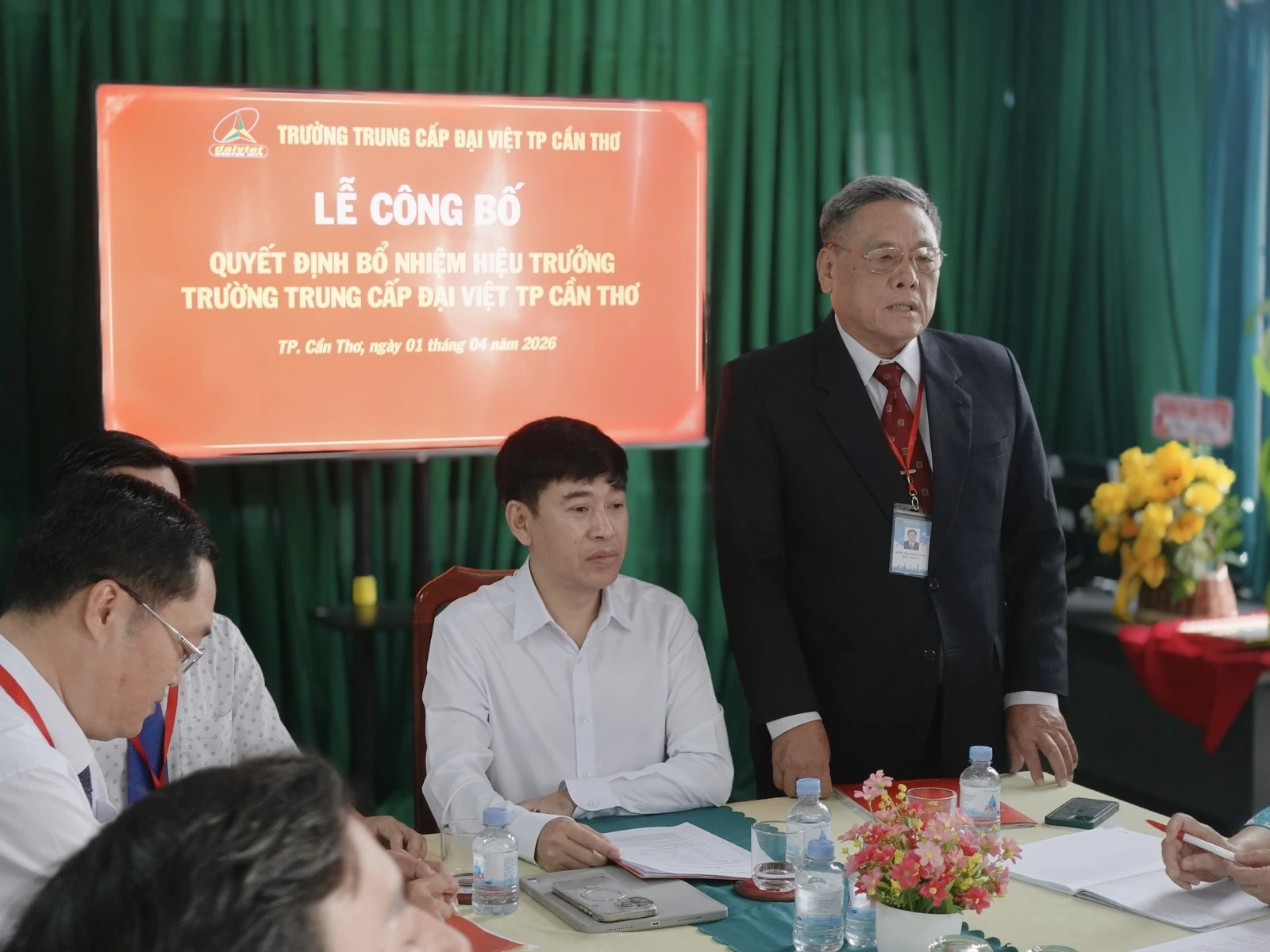 LỄ CÔNG BỐ QUYẾT ĐỊNH BỔ NHIỆM HIỆU TRƯỞNG TRƯỜNG TRUNG CẤP ĐẠI VIỆT TP. CẦN THƠ