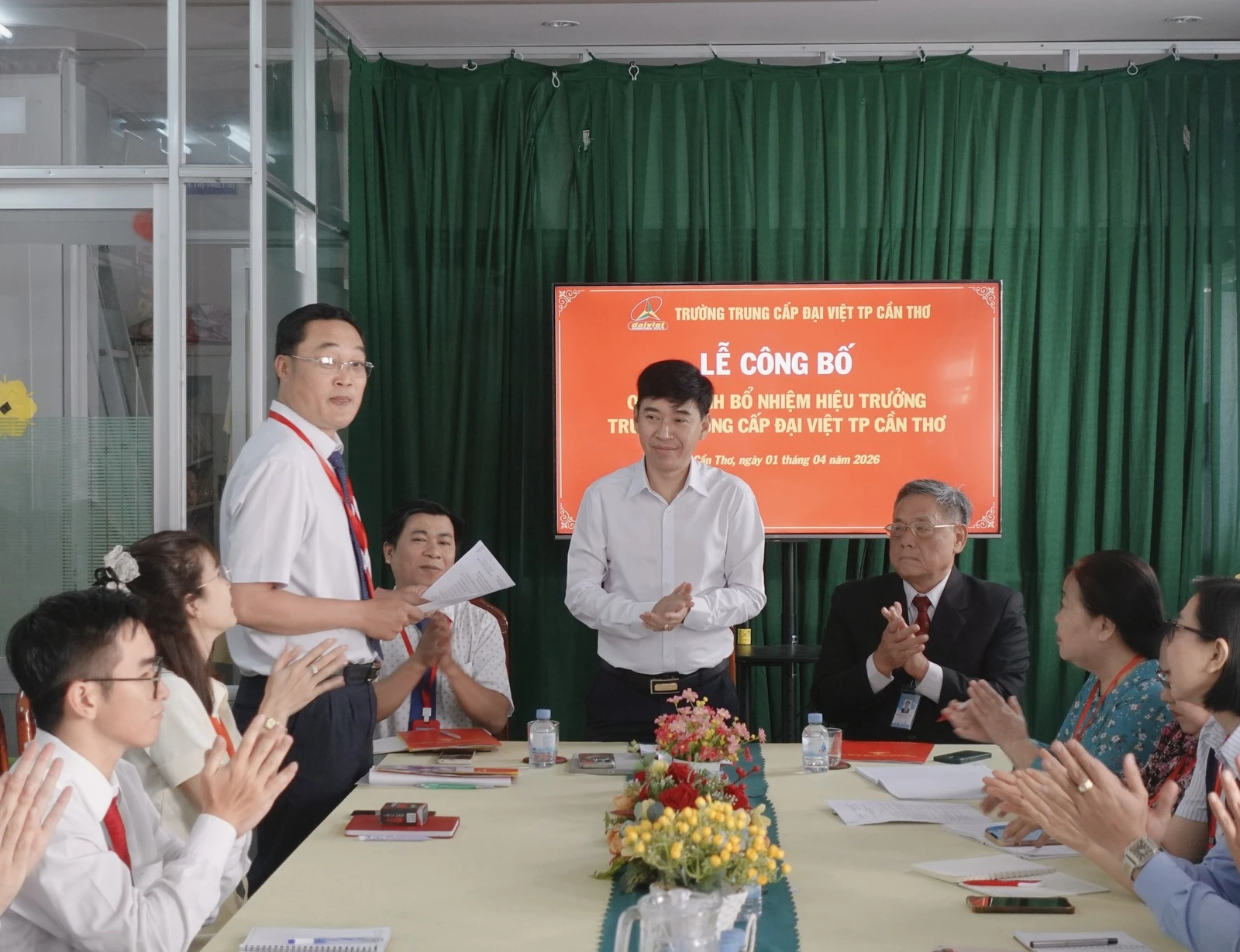 LỄ CÔNG BỐ QUYẾT ĐỊNH BỔ NHIỆM HIỆU TRƯỞNG TRƯỜNG TRUNG CẤP ĐẠI VIỆT TP. CẦN THƠ