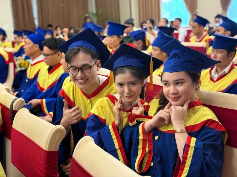 Lễ Trao Bằng Tốt Nghiệp 2025 – Bước Ngoặt Đáng Nhớ Trên Hành Trình Trưởng Thành