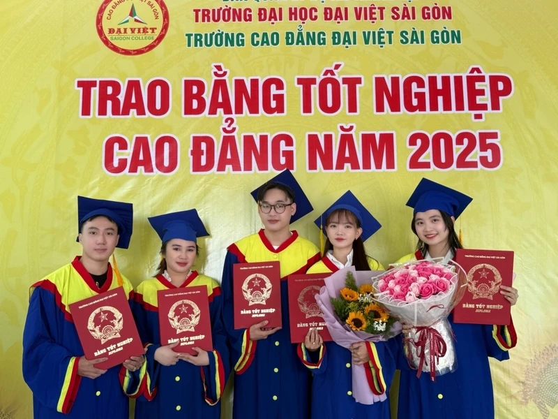 Lễ Trao Bằng Tốt Nghiệp 2025 – Bước Ngoặt Đáng Nhớ Trên Hành Trình Trưởng Thành