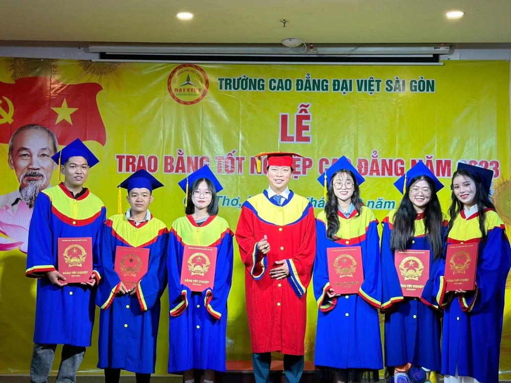 Một Cánh Cửa Mới Đã Mở, Khép Lại Chương Đẹp Nhất Của Cuộc Đời