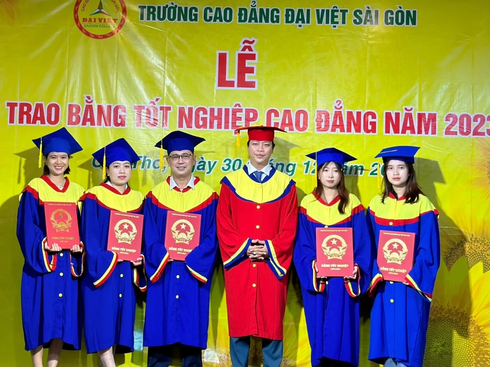 Một Cánh Cửa Mới Đã Mở, Khép Lại Chương Đẹp Nhất Của Cuộc Đời