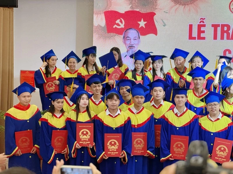 Một Cánh Cửa Mới Mở Ra, Khép Lại Chương Đẹp Nhất Cuộc Đời