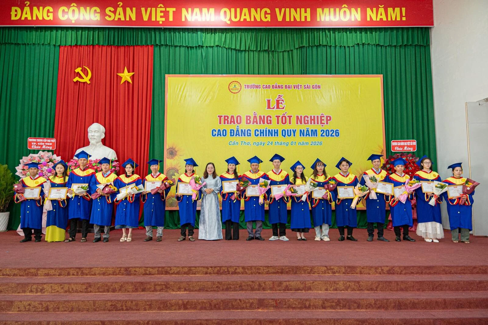 MỘT CHẶNG ĐƯỜNG KHÉP LẠI - MỘT HÀNH TRÌNH MỞ RA