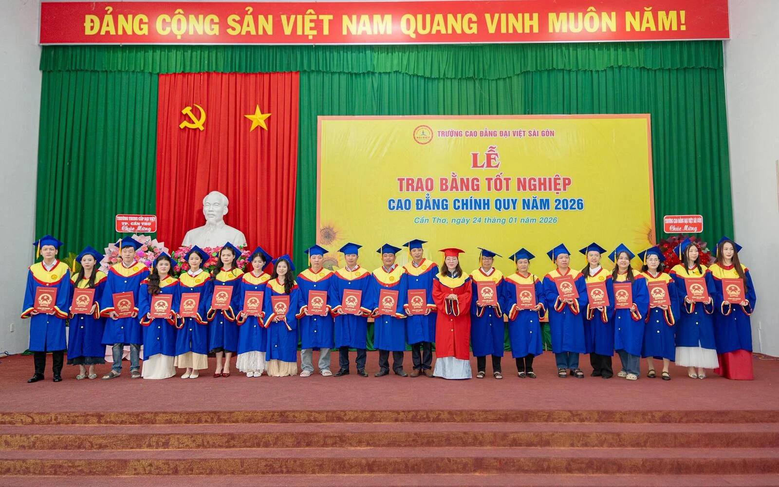 MỘT CHẶNG ĐƯỜNG KHÉP LẠI - MỘT HÀNH TRÌNH MỞ RA