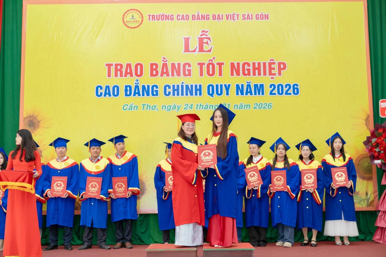 MỘT CHẶNG ĐƯỜNG KHÉP LẠI - MỘT HÀNH TRÌNH MỞ RA