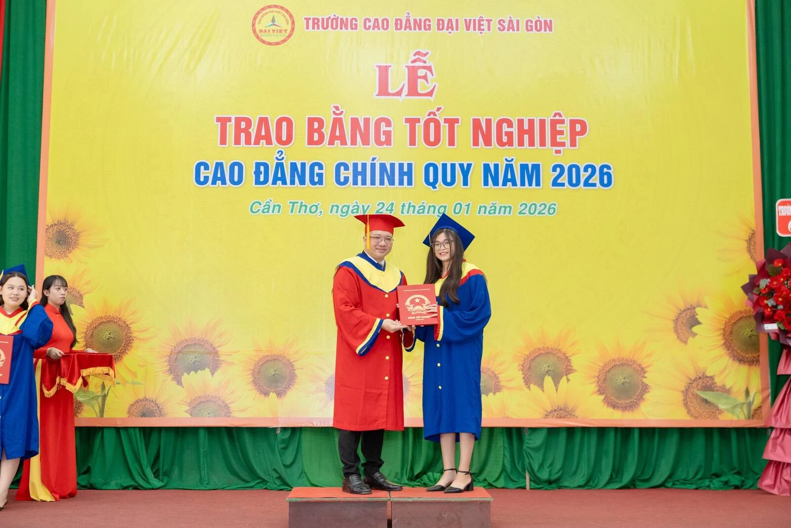 MỘT CHẶNG ĐƯỜNG KHÉP LẠI - MỘT HÀNH TRÌNH MỞ RA