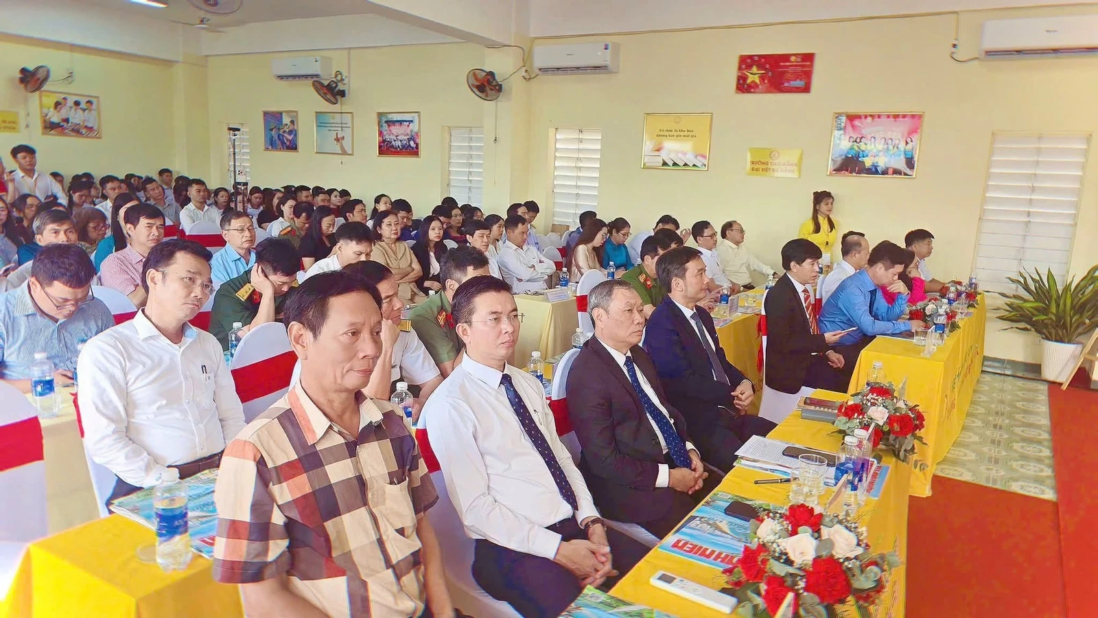 NHỮNG HÌNH ẢNH ĐẦU TIÊN TỪ LỄ KỶ NIỆM 25 NĂM HÌNH THÀNH VÀ PHÁT TRIỂN TRƯỜNG CAO ĐẲNG ĐẠI VIỆT ĐÀ NẴNG