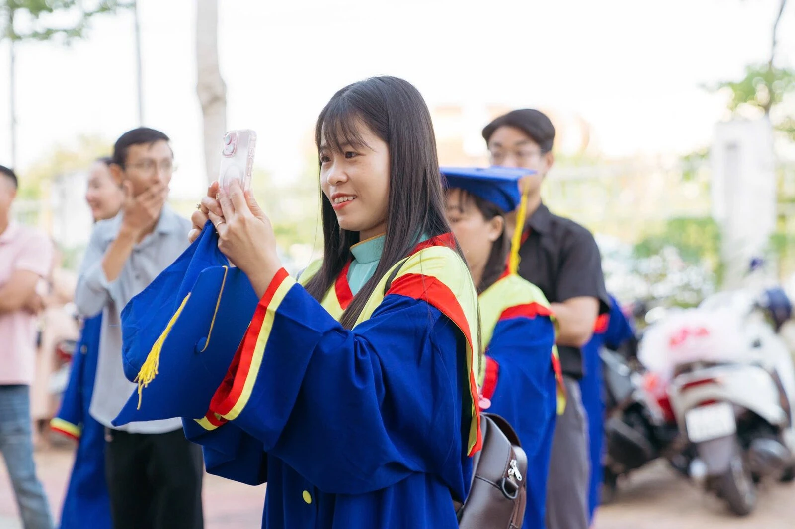 NHỮNG KHOẢNH KHẮC RẠNG RỠ TRONG NGÀY LỄ TỐT NGHIỆP 2026