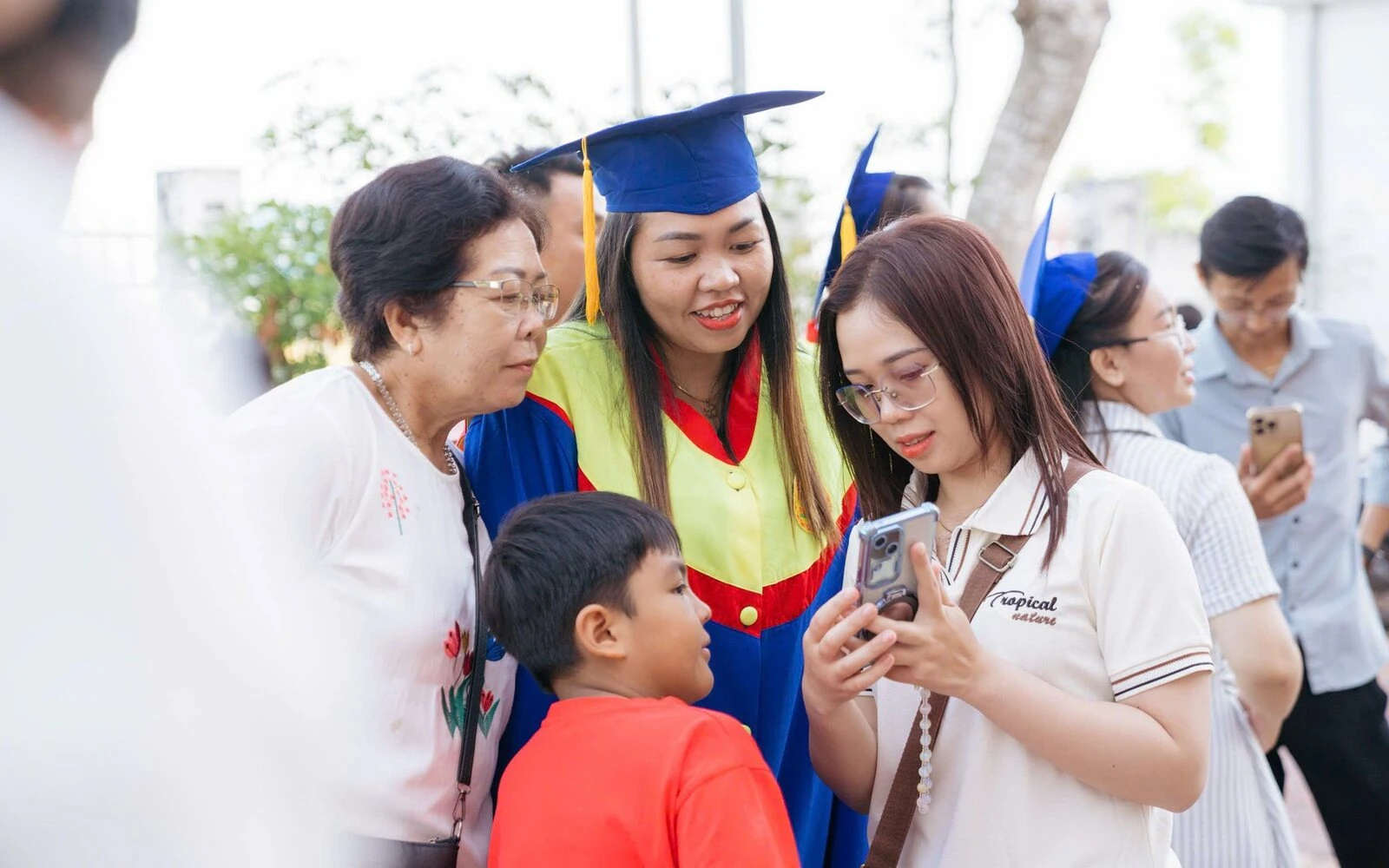 NHỮNG KHOẢNH KHẮC RẠNG RỠ TRONG NGÀY LỄ TỐT NGHIỆP 2026