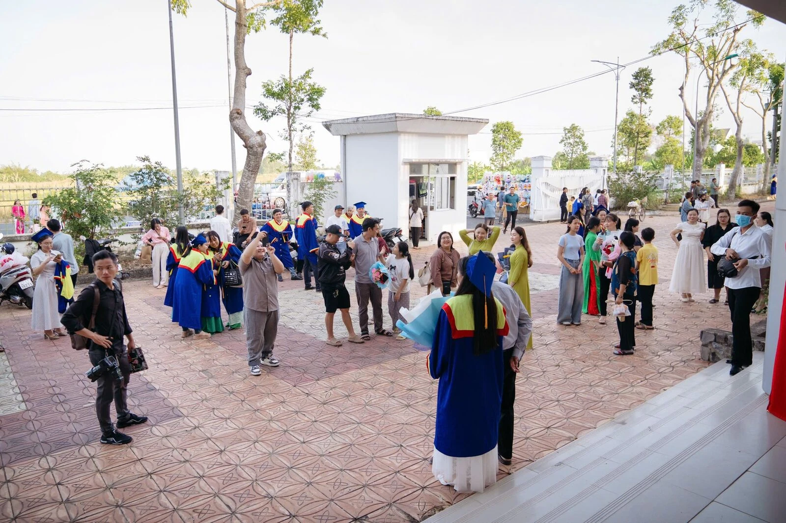 NHỮNG KHOẢNH KHẮC RẠNG RỠ TRONG NGÀY LỄ TỐT NGHIỆP 2026