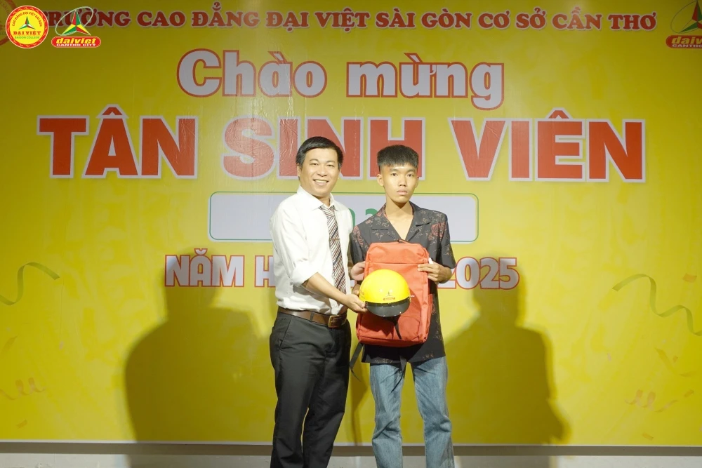 Rộn Ràng Khai Giảng Chào Mừng Tân Sinh Viên Tại Cao Đẳng Đại Việt Sài Gòn – Cơ Sở Cần Thơ