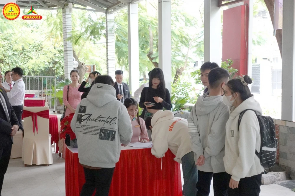 Rộn Ràng Khai Giảng Chào Mừng Tân Sinh Viên Tại Cao Đẳng Đại Việt Sài Gòn – Cơ Sở Cần Thơ