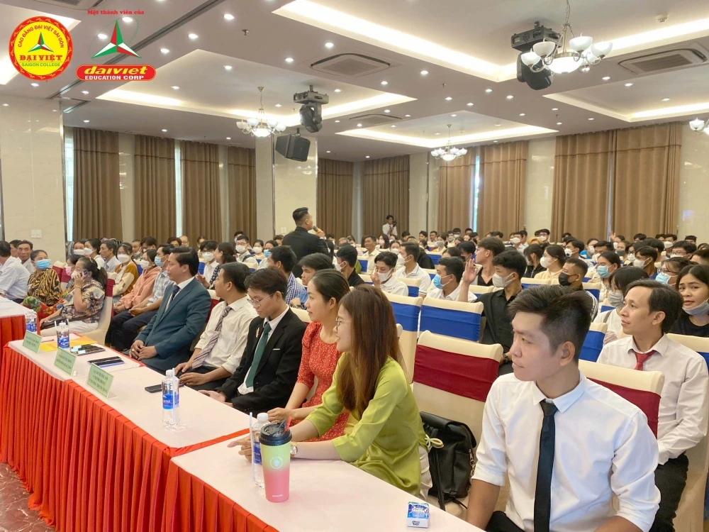 Rộn Ràng Không Khí Khai Giảng Của Tân Sinh Viên Trường Cao Đẳng Đại Việt Sài Gòn Cơ Sở Cần Thơ