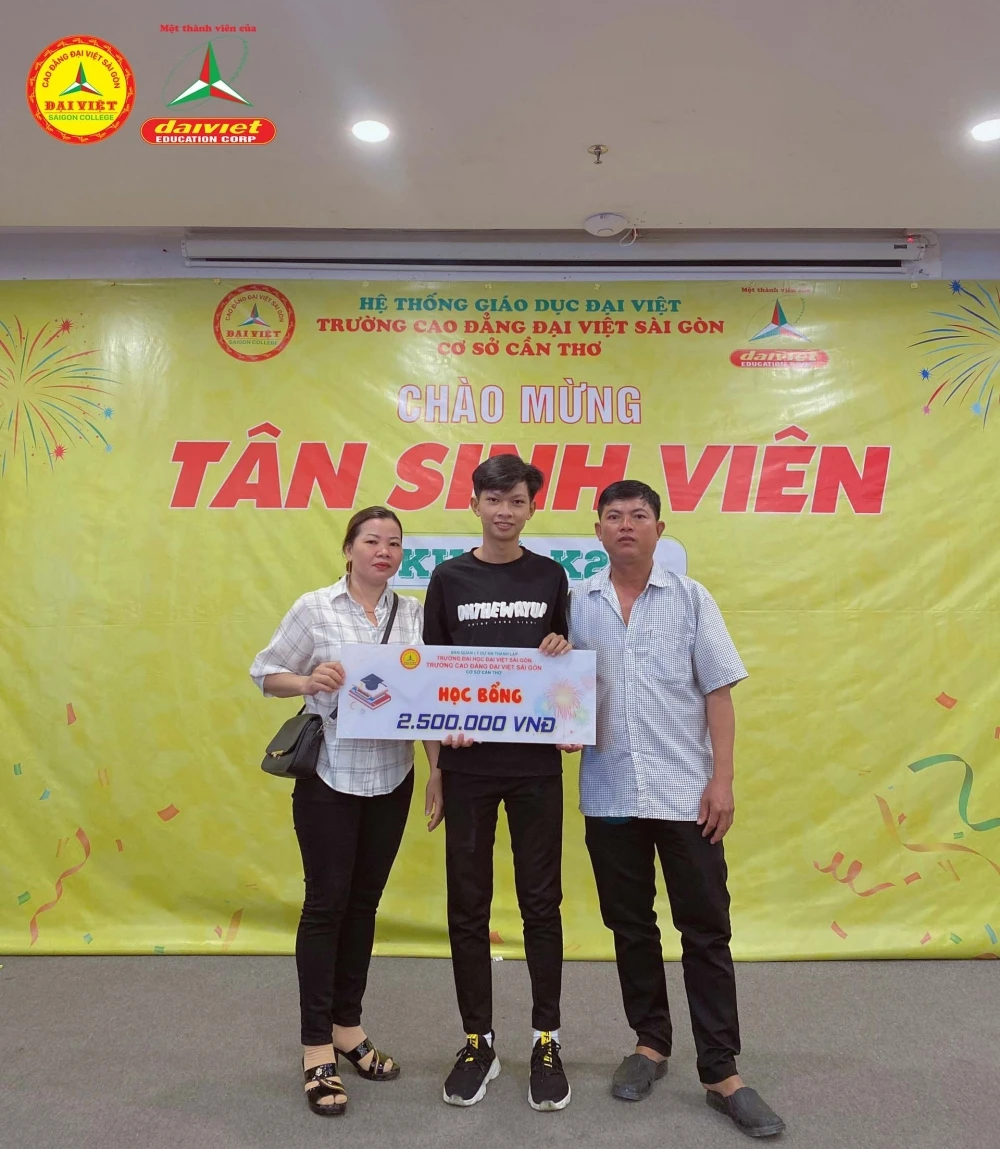 Rộn Ràng Không Khí Khai Giảng Của Tân Sinh Viên Trường Cao Đẳng Đại Việt Sài Gòn Cơ Sở Cần Thơ