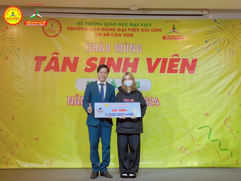 Rộn Ràng Không Khí Khai Giảng Của Tân Sinh Viên Trường Cao Đẳng Đại Việt Sài Gòn Cơ Sở Cần Thơ