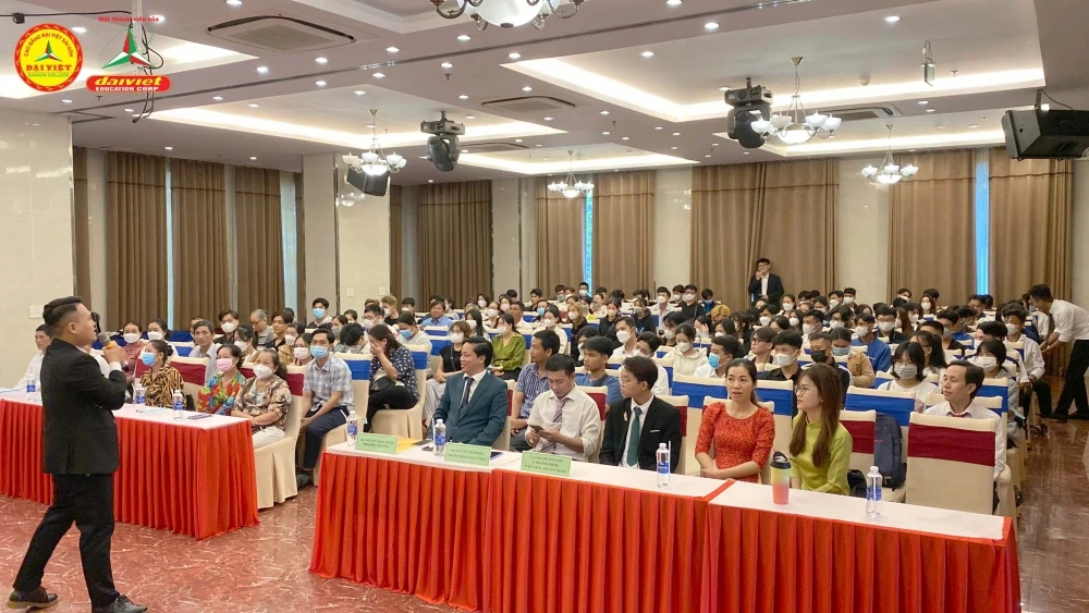 Rộn Ràng Không Khí Khai Giảng Của Tân Sinh Viên Trường Cao Đẳng Đại Việt Sài Gòn Cơ Sở Cần Thơ