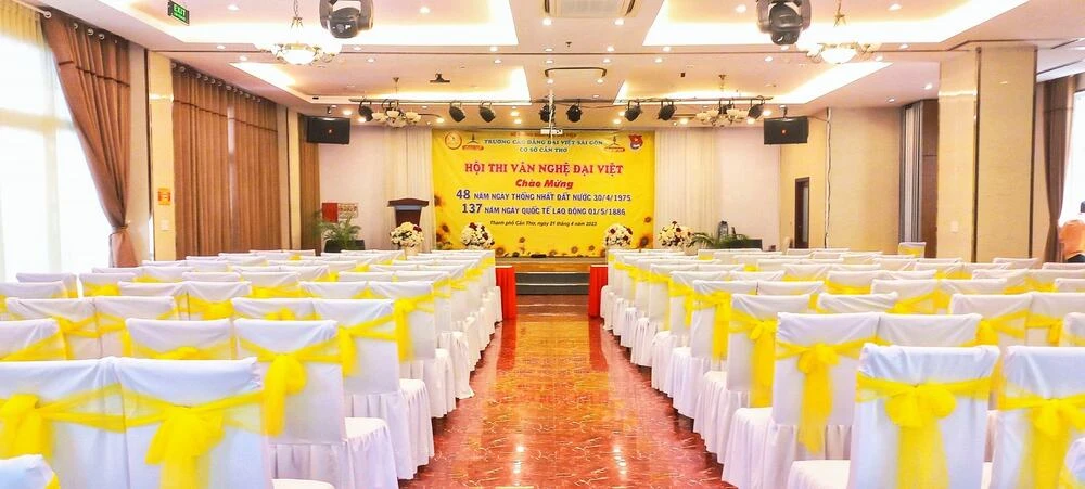 Sân Khấu Chung Kết Hội Thi Văn Nghệ Đại Việt Đã Sẵn Sàng