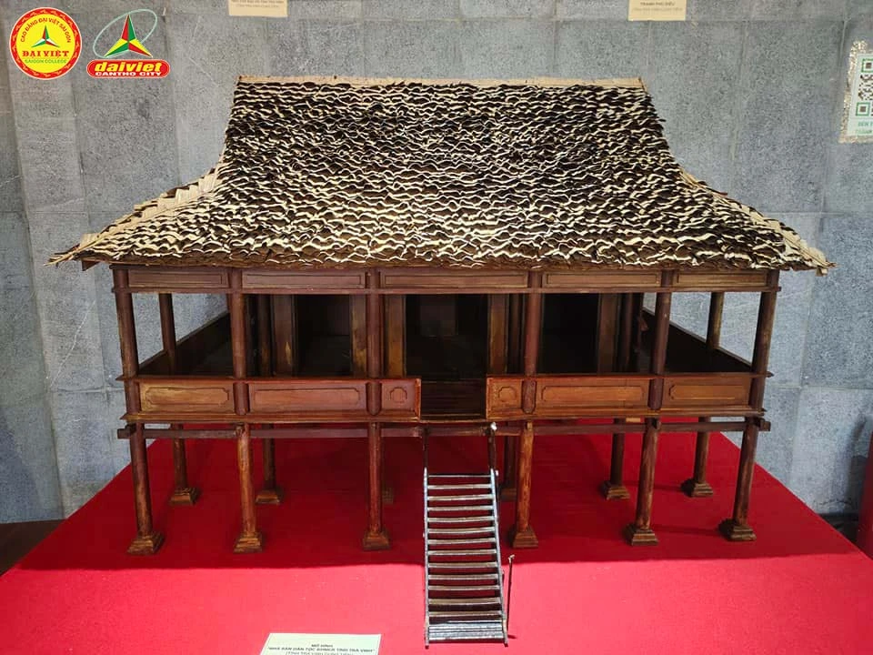 Thanh Niên Đại Việt Cần Thơ Về Nguồn Dâng Hương Quốc Tổ Hùng Vương – Hành Trình Tri Ân Và Tự Hào Dân Tộc