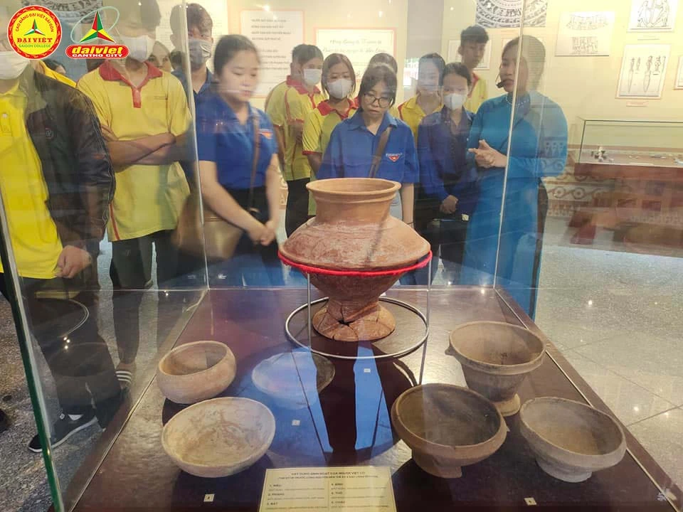 Thanh Niên Đại Việt Cần Thơ Về Nguồn Dâng Hương Quốc Tổ Hùng Vương – Hành Trình Tri Ân Và Tự Hào Dân Tộc