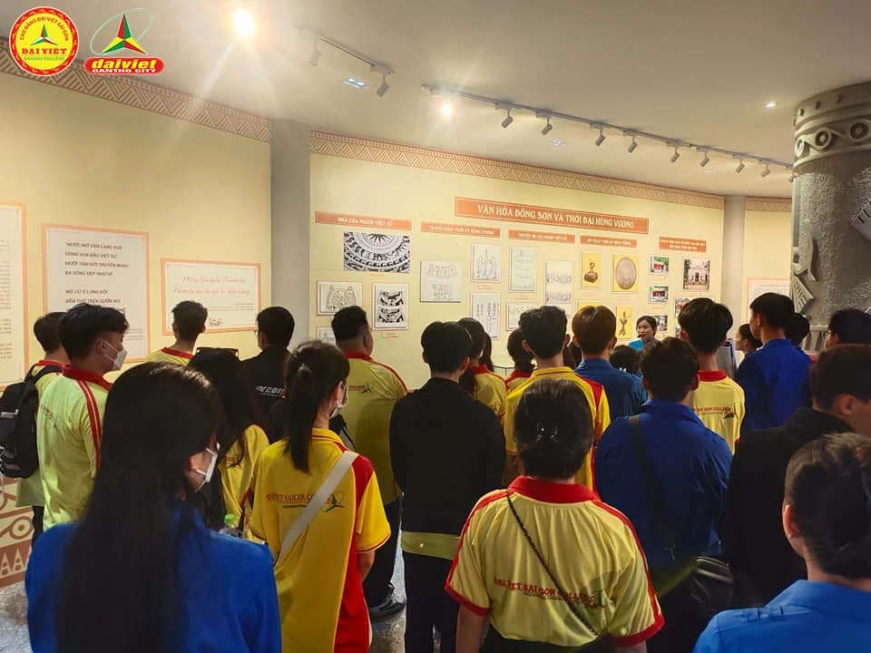 Thanh Niên Đại Việt Cần Thơ Về Nguồn Dâng Hương Quốc Tổ Hùng Vương – Hành Trình Tri Ân Và Tự Hào Dân Tộc