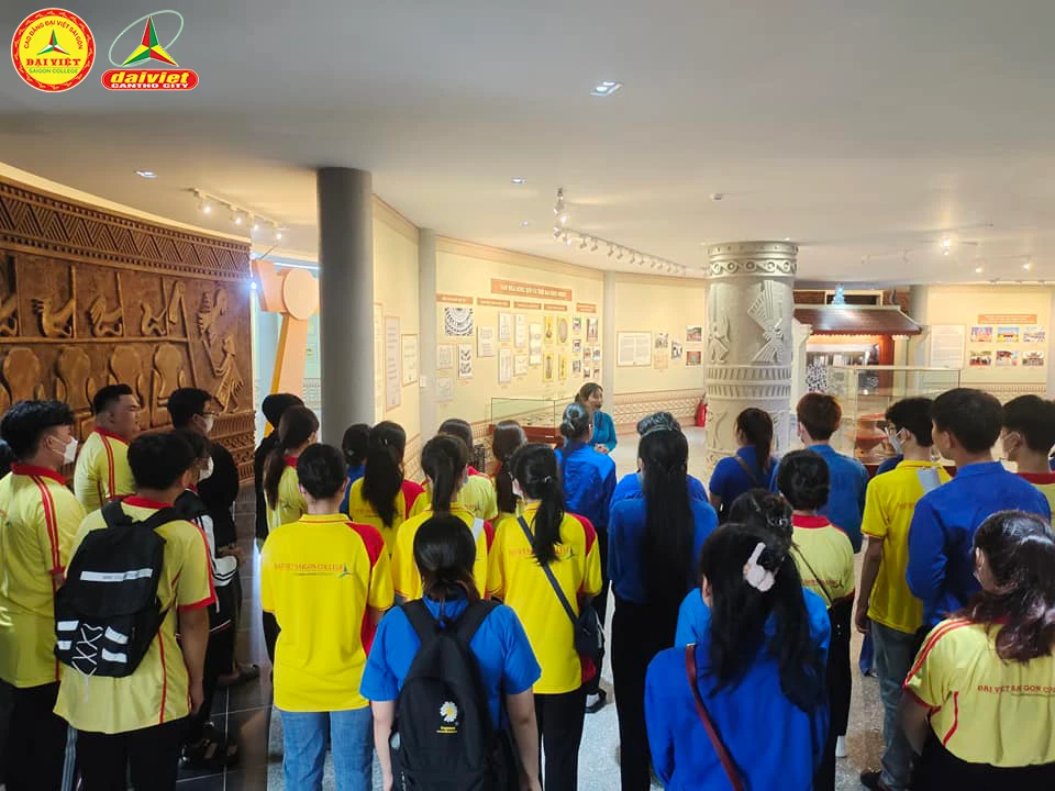 Thanh Niên Đại Việt Cần Thơ Về Nguồn Dâng Hương Quốc Tổ Hùng Vương – Hành Trình Tri Ân Và Tự Hào Dân Tộc