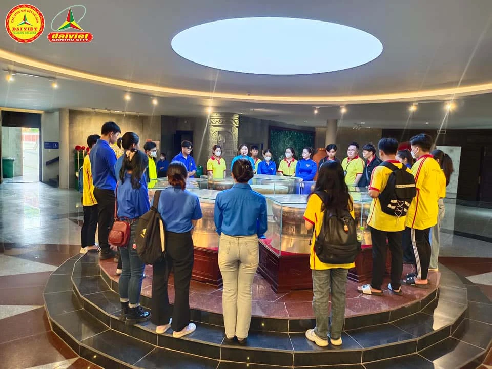 Thanh Niên Đại Việt Cần Thơ Về Nguồn Dâng Hương Quốc Tổ Hùng Vương – Hành Trình Tri Ân Và Tự Hào Dân Tộc